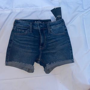 Hollister High Rise Midi Short Size 00 or W23